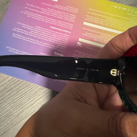 Gucci Black Sunglasses - Picture 6 of 6